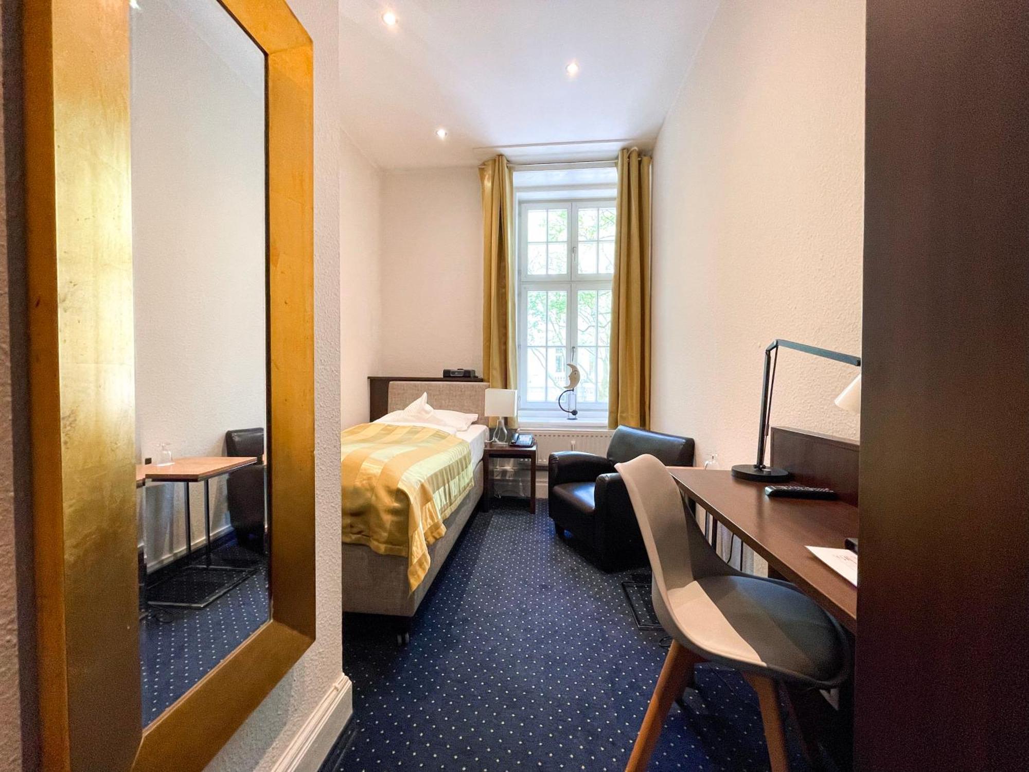 Hotel Wagner Im Dammtorpalais Hamburg Bagian luar foto